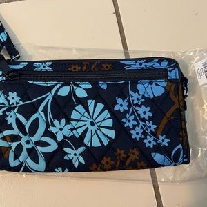 Vera Bradley front zip wristlet Java floral